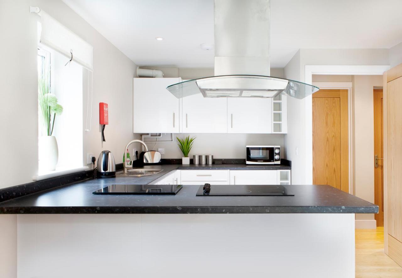 Saracens Courtyard By Swa Apartment Cheltenham Bagian luar foto